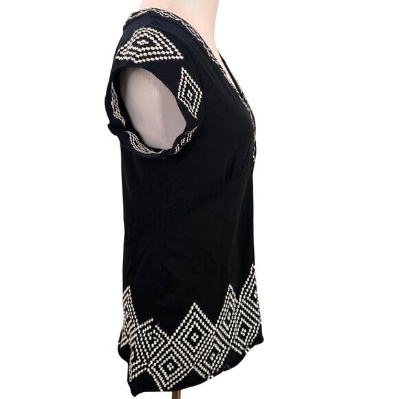 BCBGMaxazria Black & White Embroidered Tunic Top Size Large - Picture 3 of 6